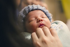 Il padre ha diritto al pernottamento del figlio neonato